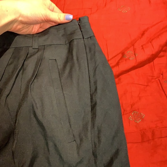 Catrinet navy wide leg pleated shorts - M - Picture 3 of 5